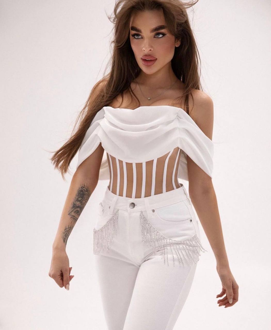 WHITE CORSETS